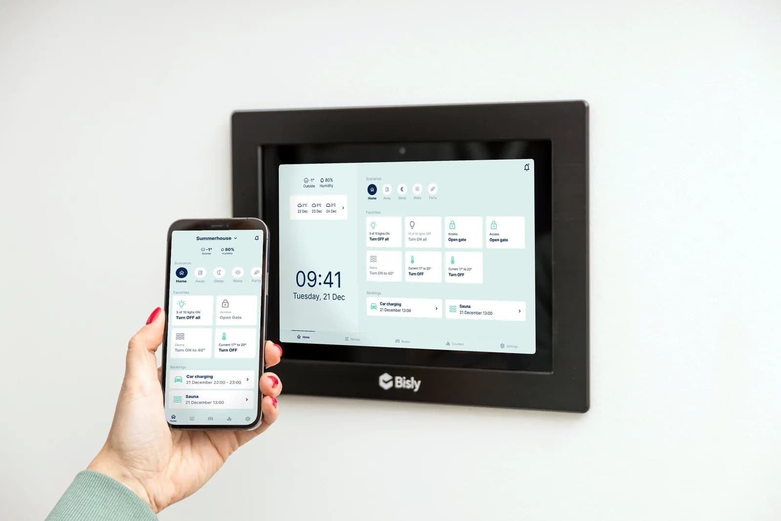 Panel de control mural Bisly y aplicación móvil con controles conectados del edificio